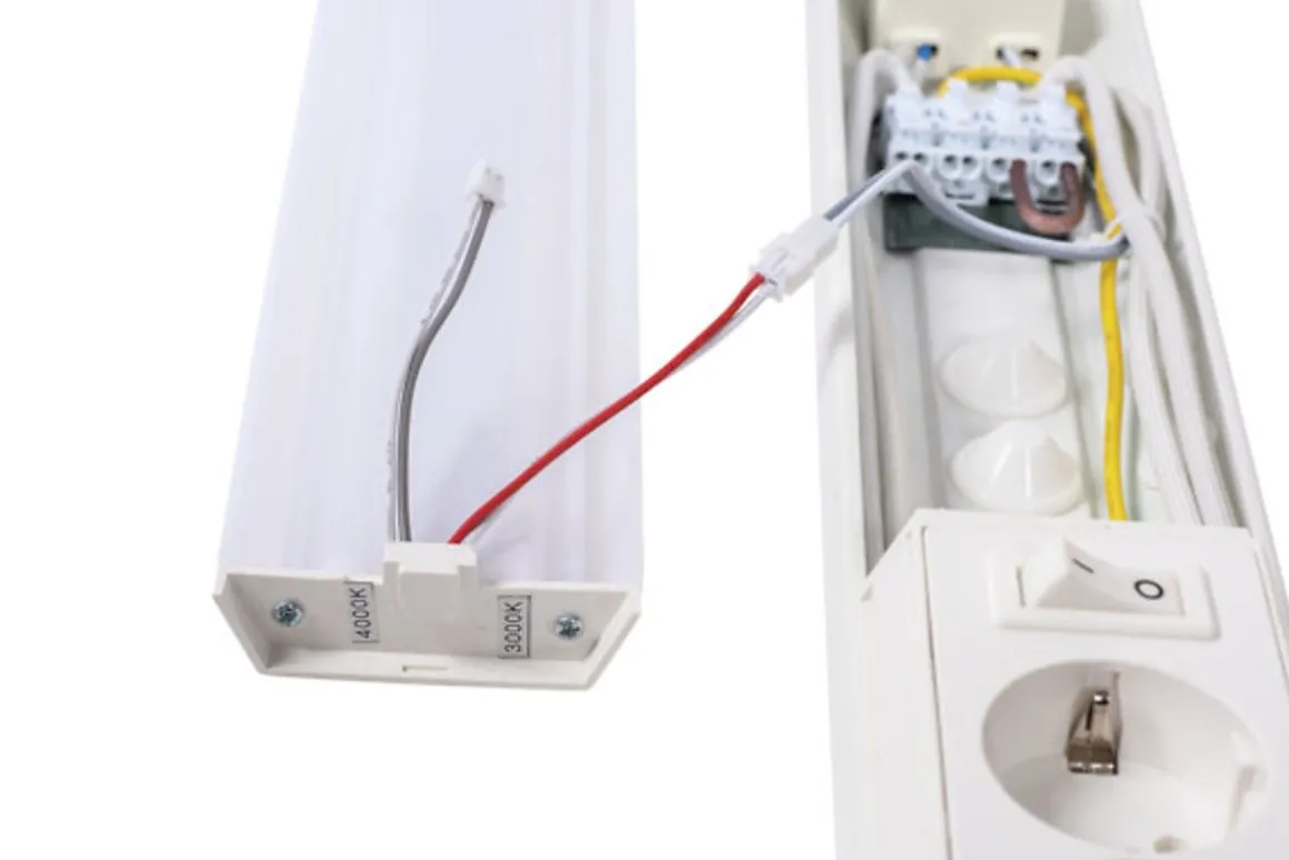 AIRAM HANDY TYÖPISTEVALAISIN 450 IP21 5W/830/840, 1X2PR, VALKOINEN