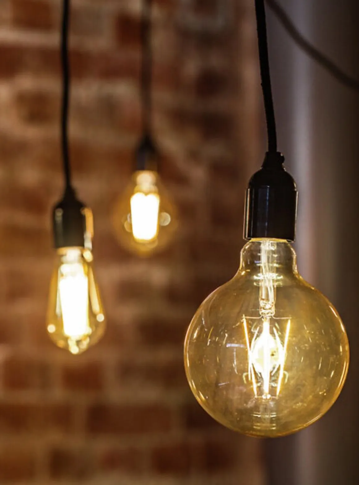 AIRAM LED LAMPPU DECFG GLOBE-125 4,9W 400LM E27 2200K KIRKAS, HIMMENNETTÄVÄ