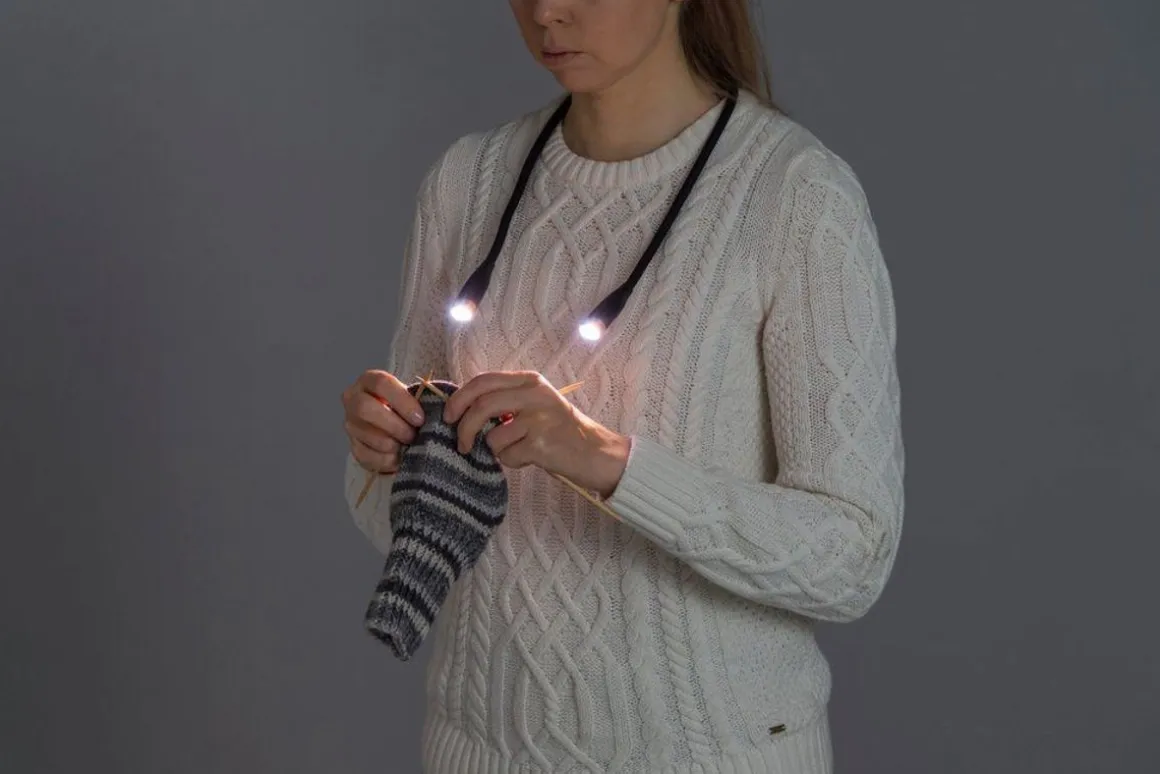 ATOM LUKU- JA KÄSITYÖVALO 4XLED LADATTAVA