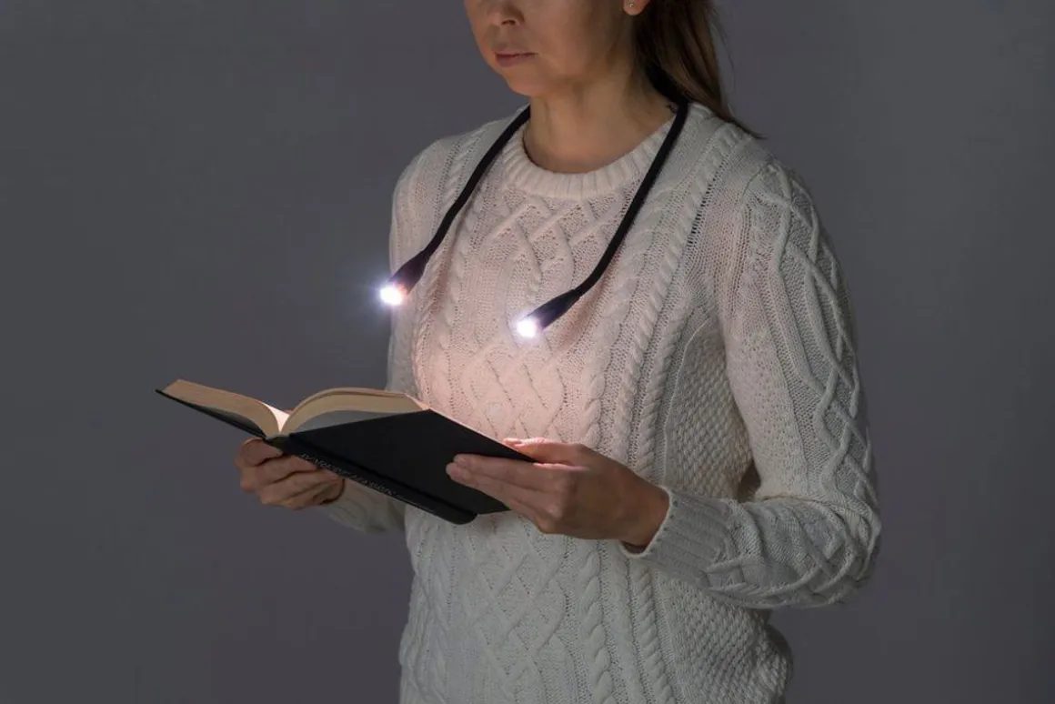 ATOM LUKU- JA KÄSITYÖVALO 4XLED LADATTAVA