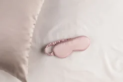 FANNI K  UNIMASKI SILK VAALEANPUNAINEN