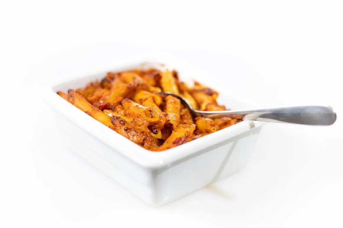 FEELIA F+ BROILERI-PASTAVUOKA 600 G