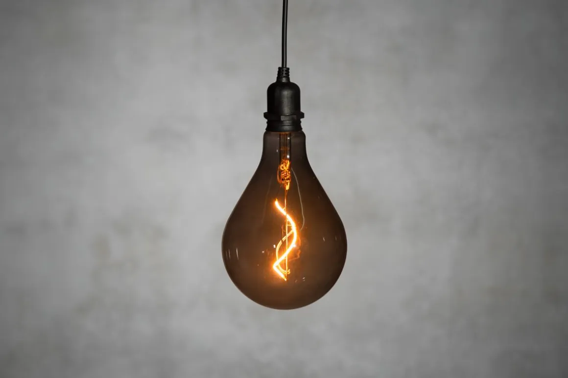 FINNLUMOR LED-VALAISIN 150MM SPIRAL FILAMENTTI SAVU