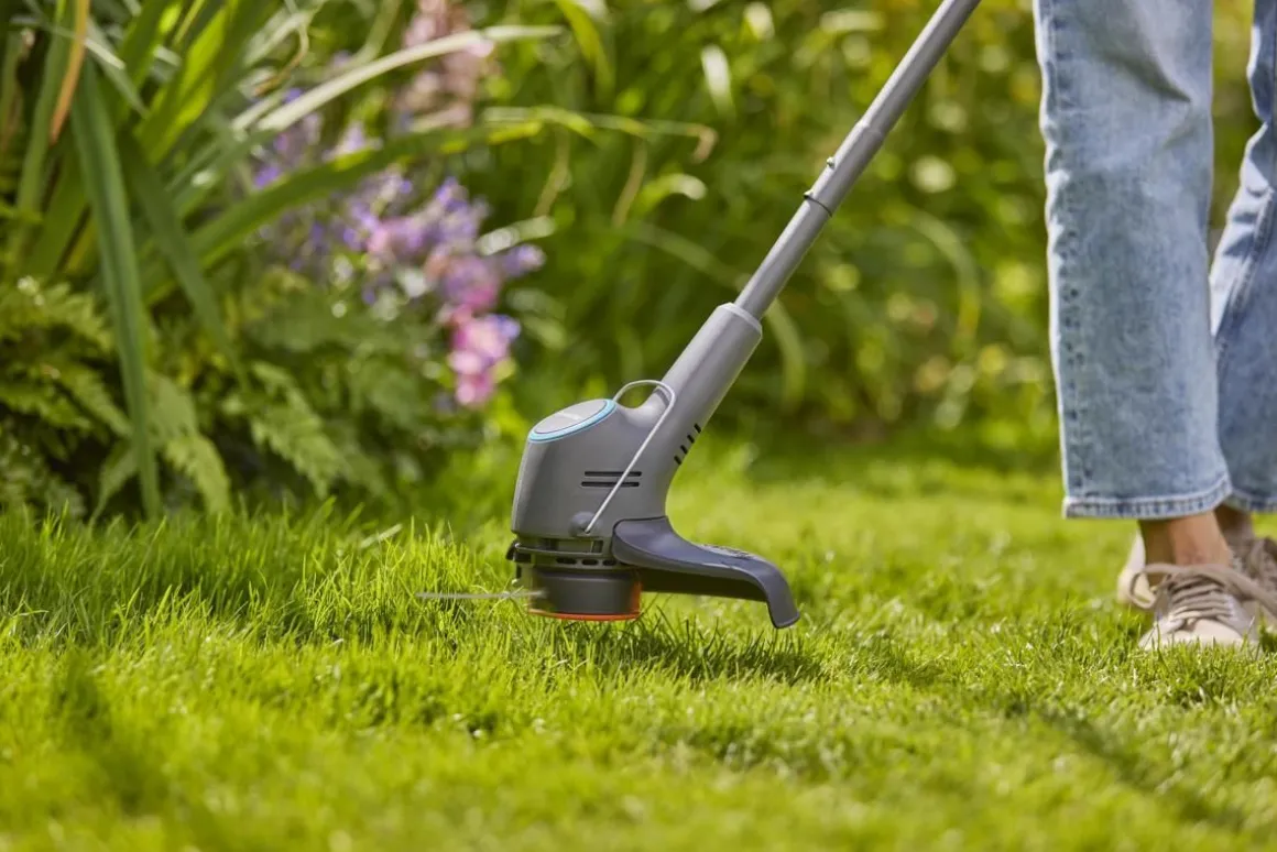 GARDENA AKKUTRIMMERI EASYTRIM 25/18V SET