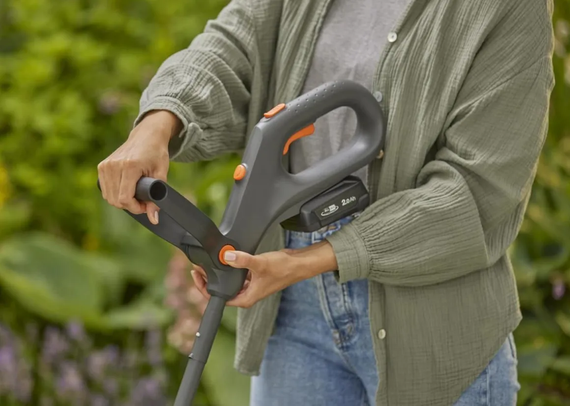 GARDENA AKKUTRIMMERI EASYTRIM 25/18V SET