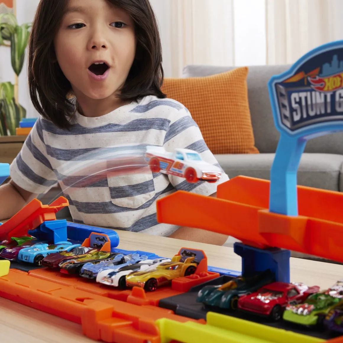 HOT WHEELS CITY TRANSFORMING STUNT GARAGE -PARKKITALO