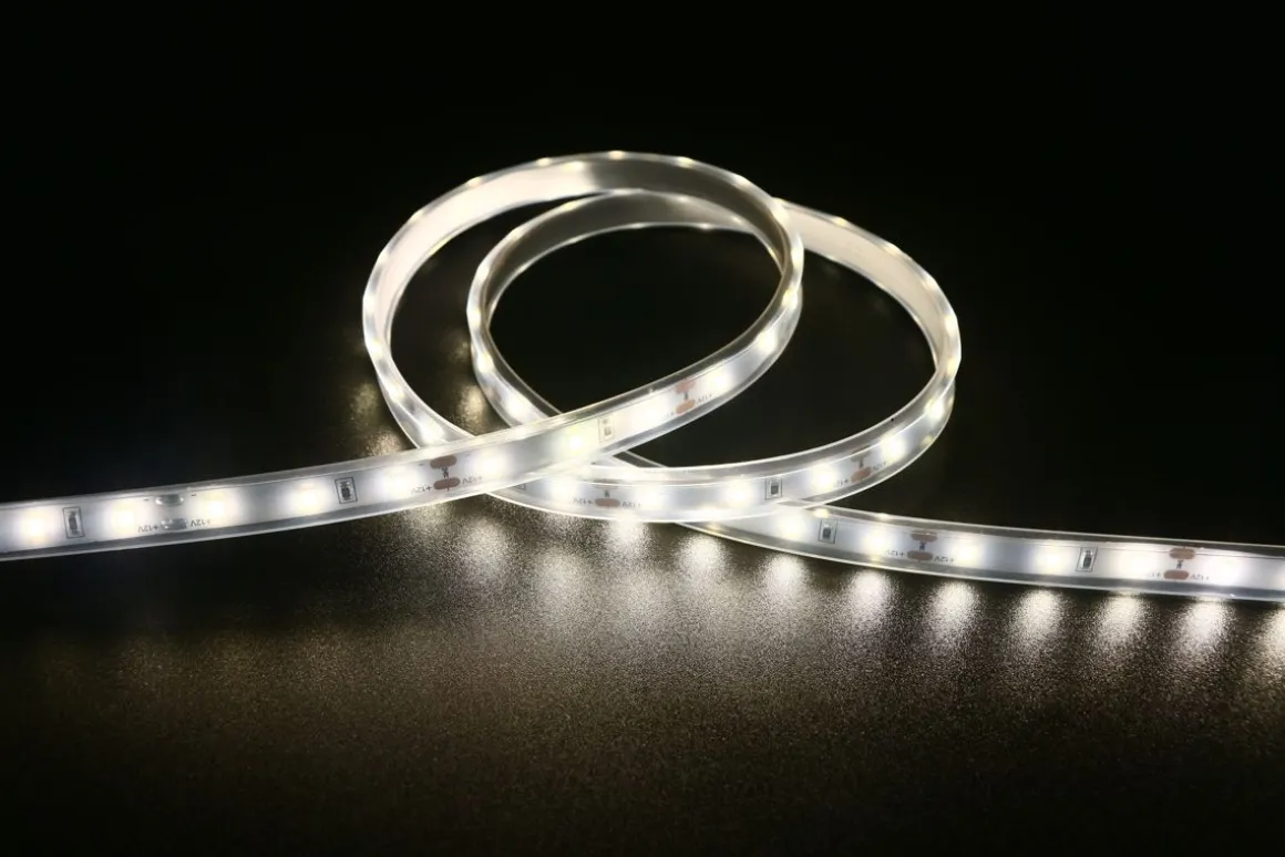 LED ENERGIE VALONAUHASARJA 5M 24W 2250LM 4000K IP44/IP65
