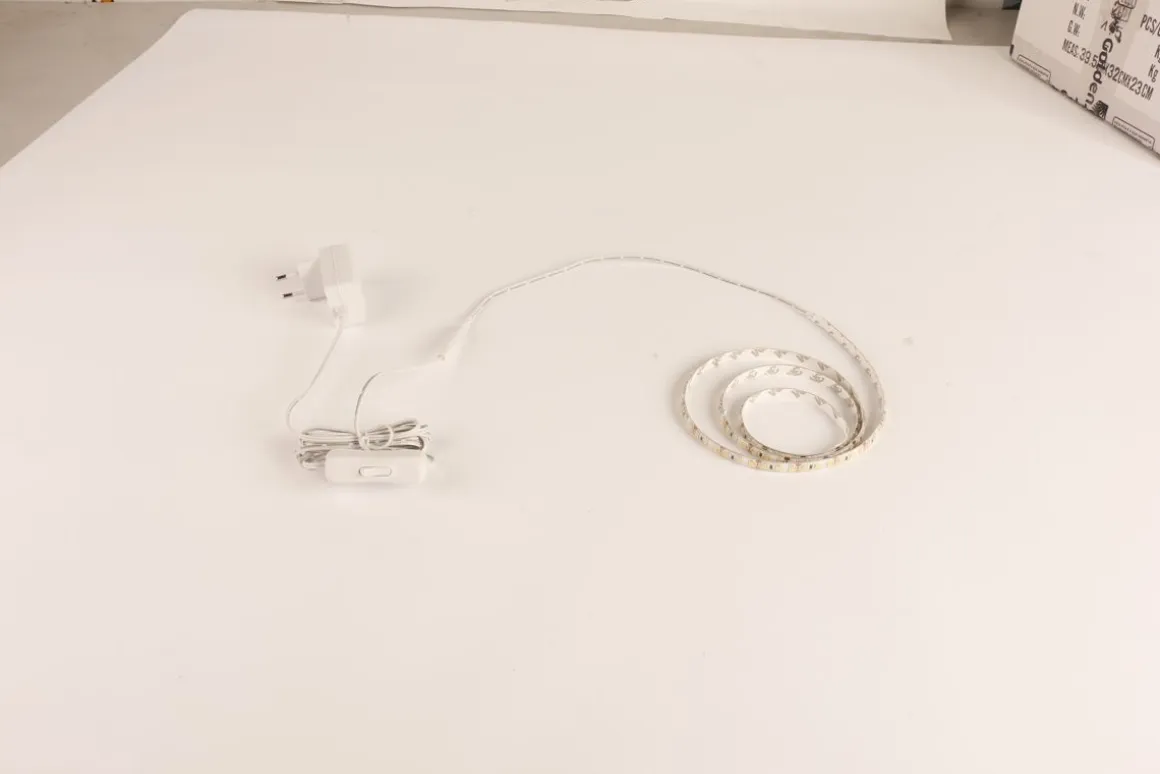 LED ENERGIE LED-NAUHA ADAPTERI+KYTKIN IP20/IP44 9,6W 450L