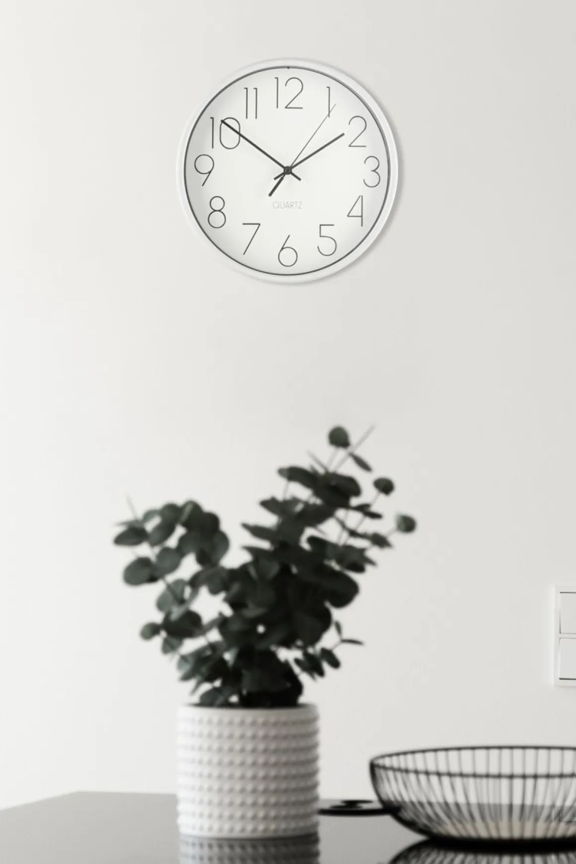 4LIVING SEINÄKELLO HOUR VALKOINEN 25 CM