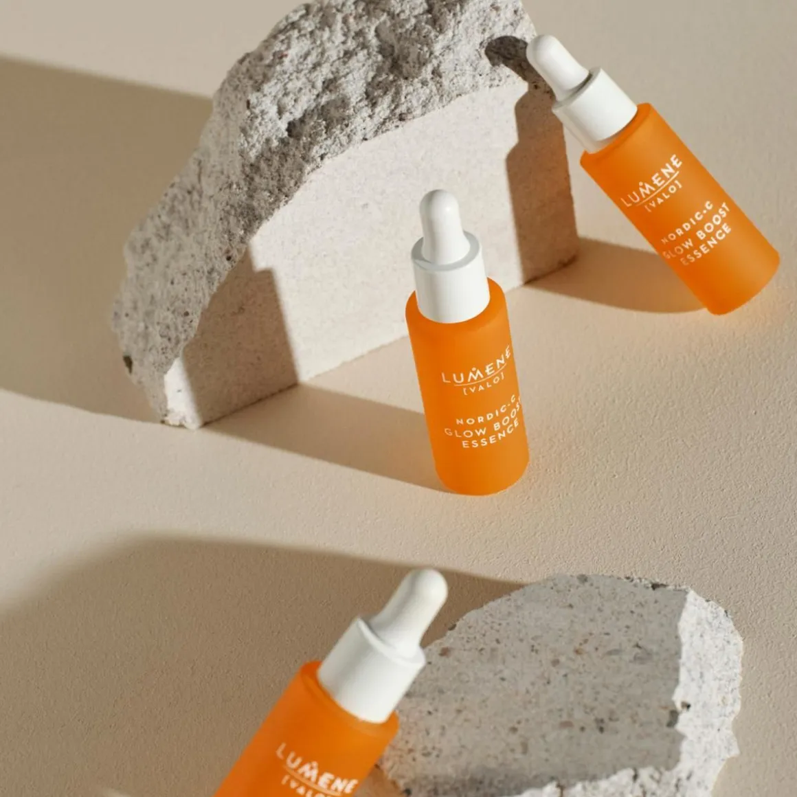 LUMENE VALO KIRKASTAVA HYALURONITIIVISTE 30 ML