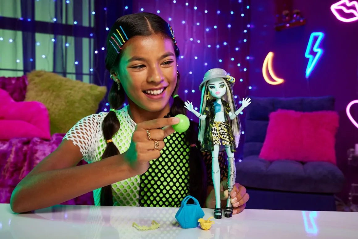 MONSTER HIGH SCAREADISE FRANKIE
