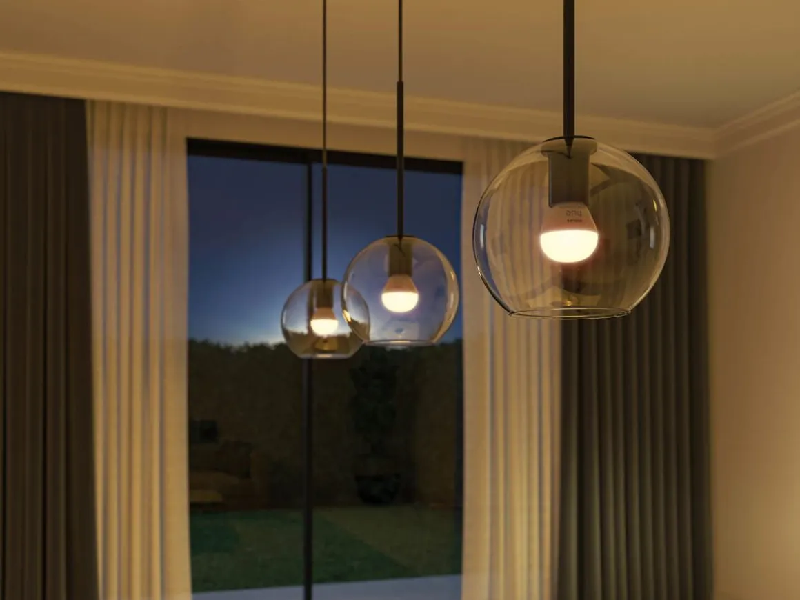 PHILIPS HUE ÄLYLAMPPU WHITE AMBIANCE 40W E14 2200-6500K