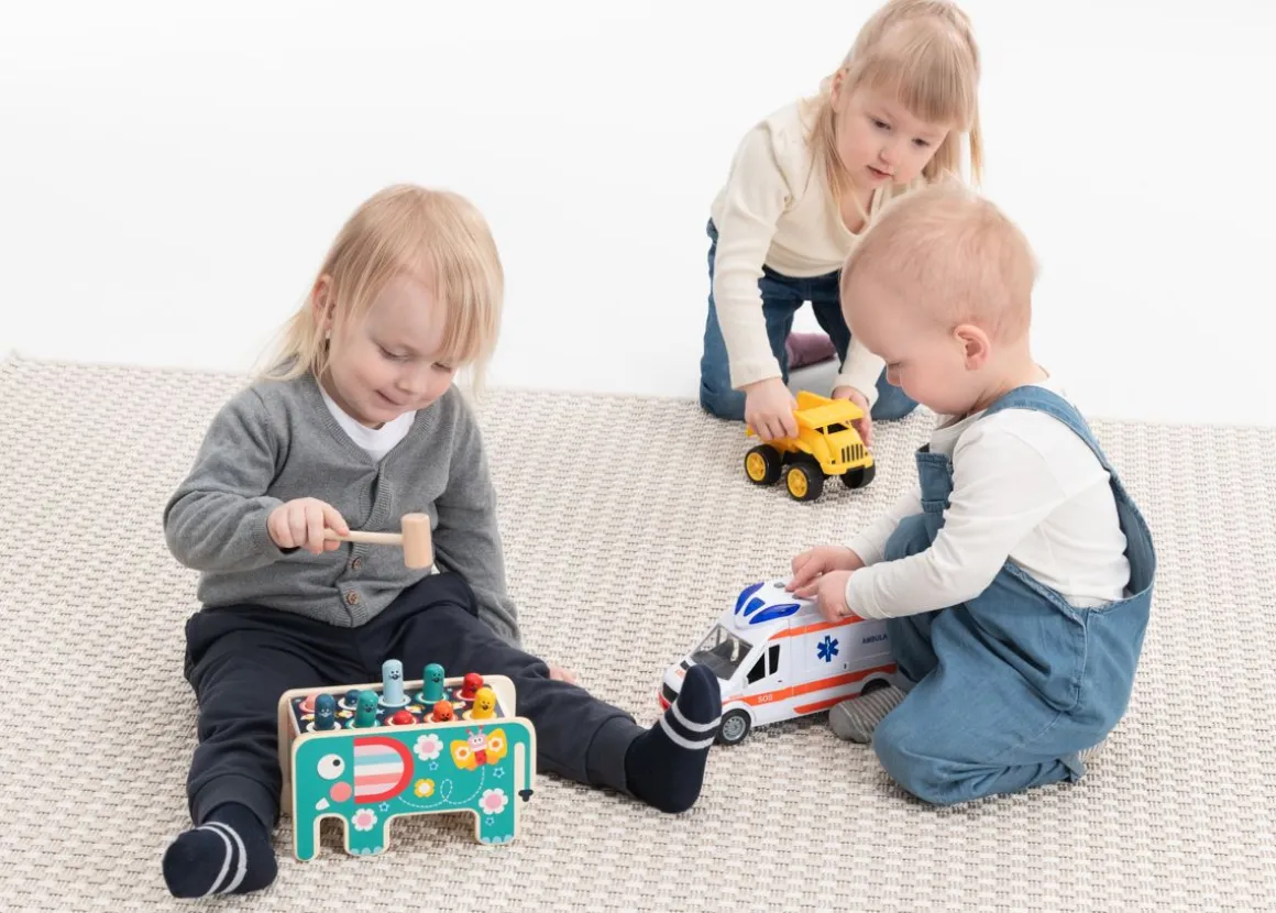 PLAY TYÖMAA-AJONEUVOT