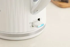 RUSSELL HOBBS EDEN VEDENKEITIN VALKOINEN