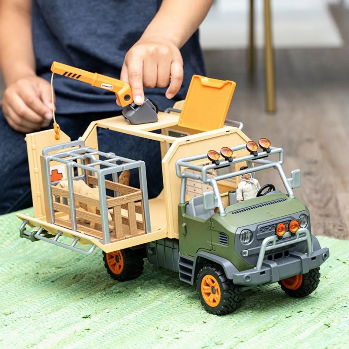 SCHLEICH ELÄINTEN PELASTUSAJONEUVO