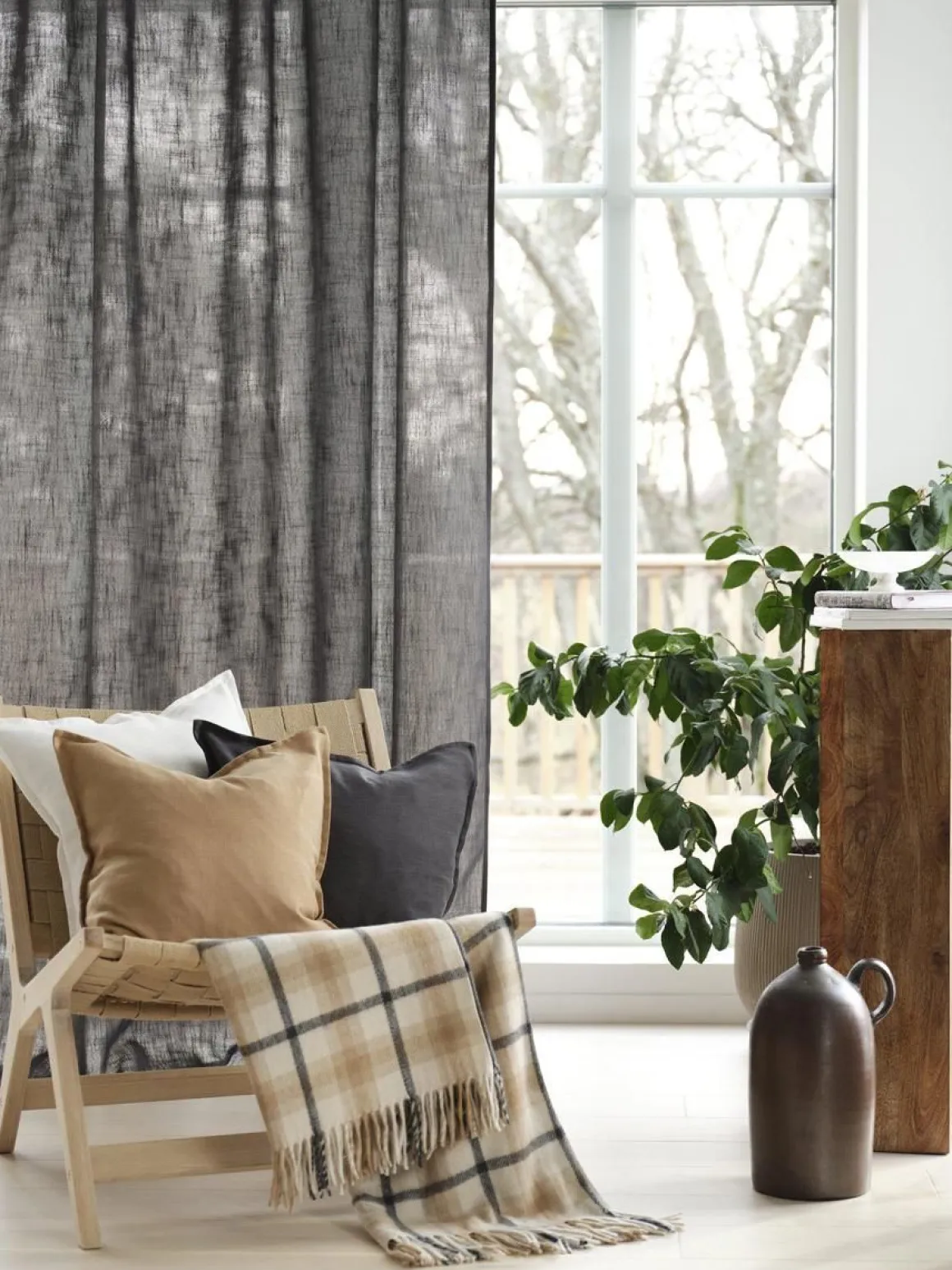 SVANEFORS KORISTETYYNYNPÄÄLLINEN CECIL 45X45CM JÄÄKAHVI