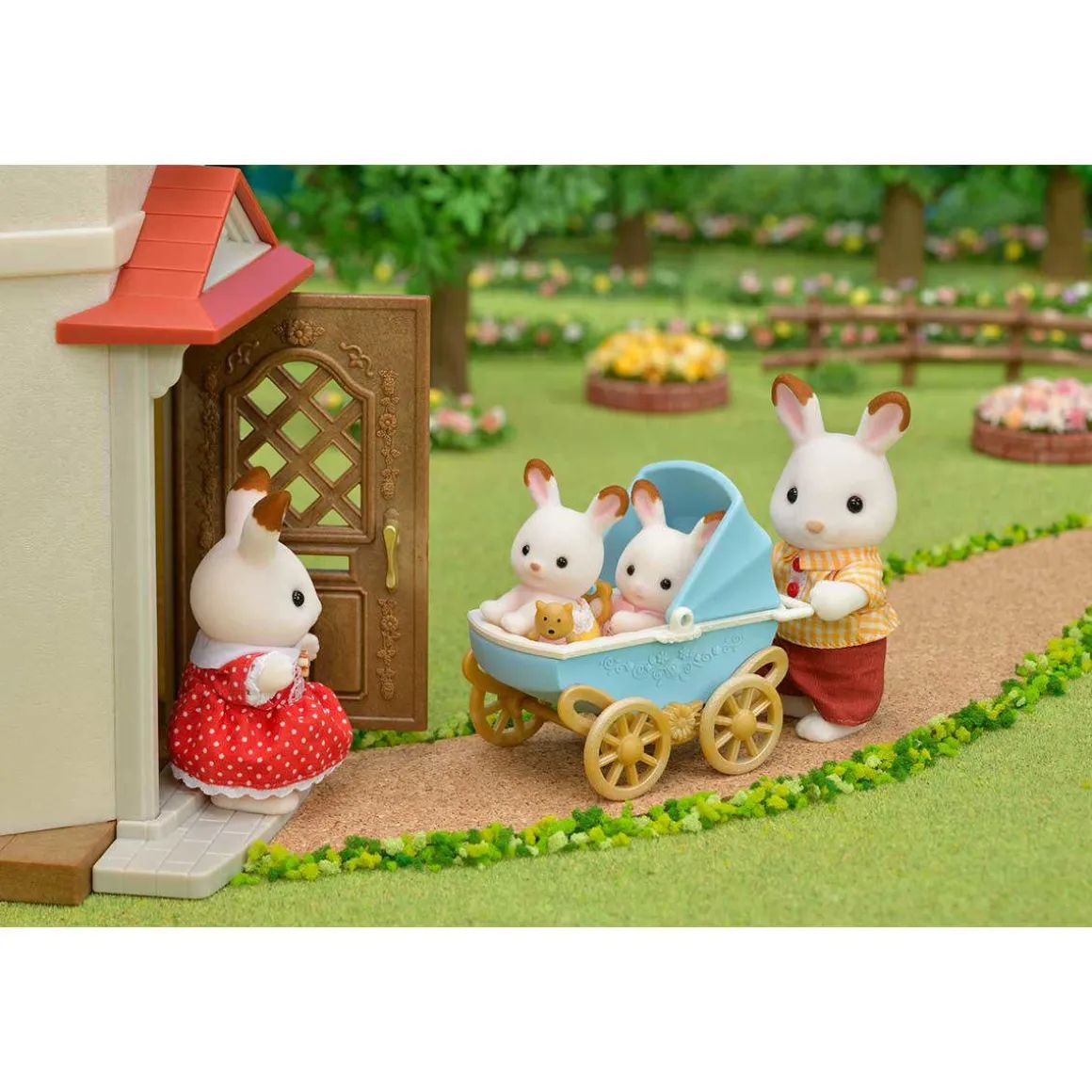 SYLVANIAN FAMILIES SUKLAAPUPUKAKSOSET-SETTI LASTENVAUN