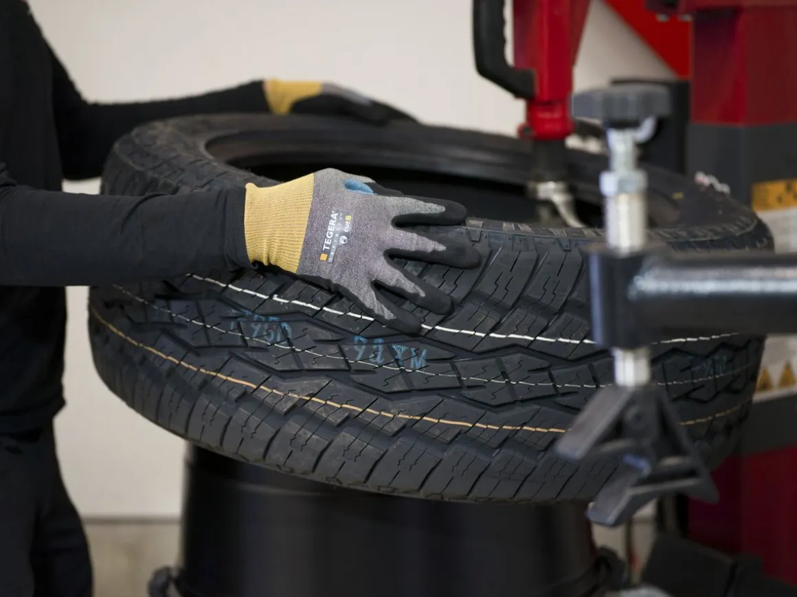 TEGERA 8805R INFINITY SYNTEETTINEN KÄSINE KOKO 9