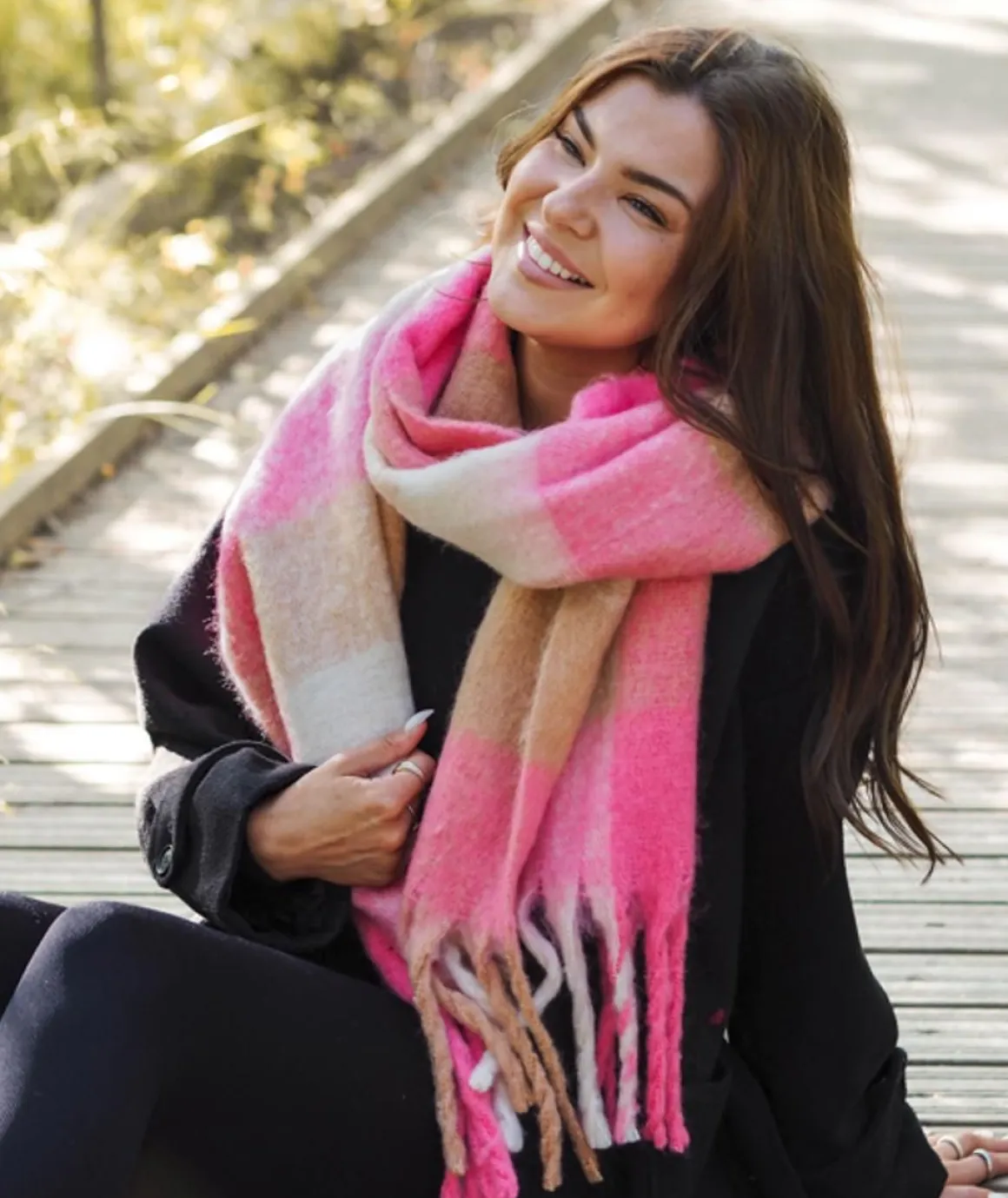 VENIZ PAKSU KAULAHUIVI ISOILLA HAPSUILLA 40X220CM PINKKIRUUTU