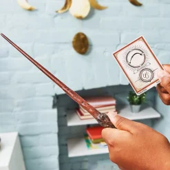 WIZARDING WORLD SPELLBINDING WAND TAIKASAUVA- HARRY